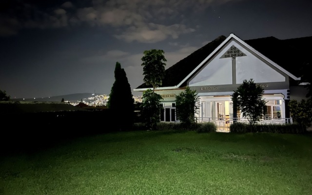 Charming 5-bed House in Kigali