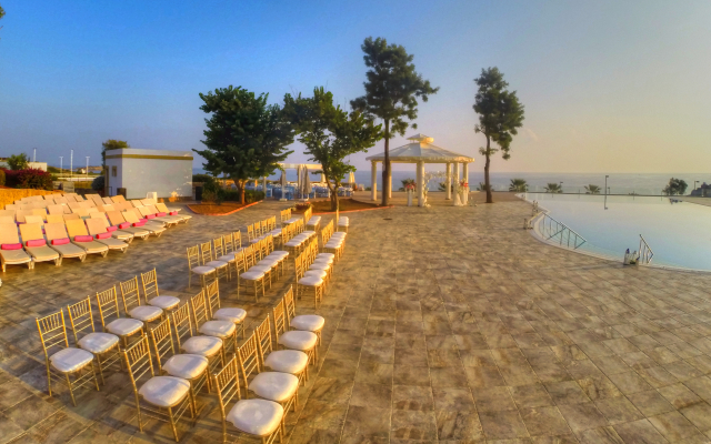 Jasmine Court Hotel