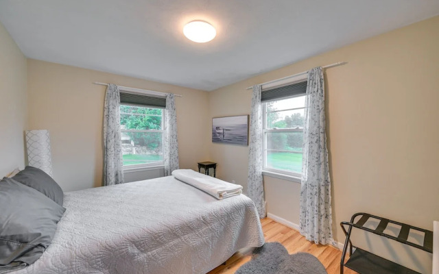 Marblehead Retreat w/ Sprawling Yard & Gas Grill!
