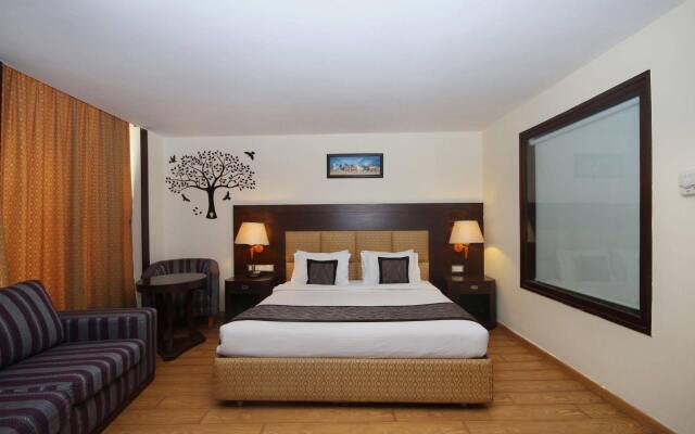OYO 316 Hotel Brigade Royale