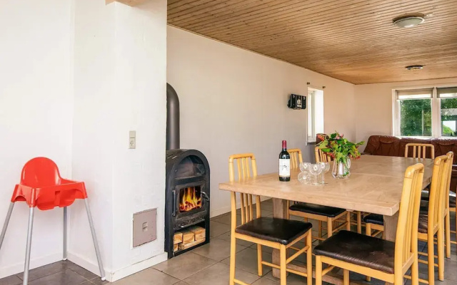 12 Person Holiday Home in Bredebro