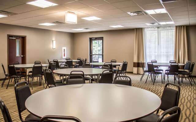 Comfort Suites Hartville - North Canton