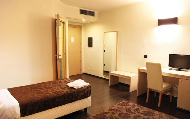 Hotel Sogni D'Oro Airport