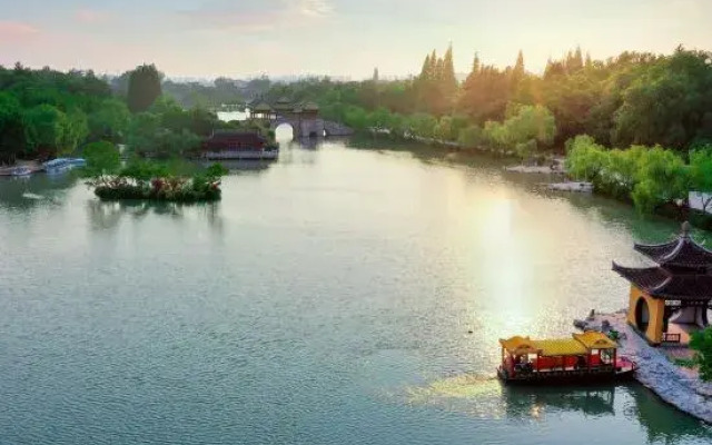 Blossom House Yangzhou Lakeside