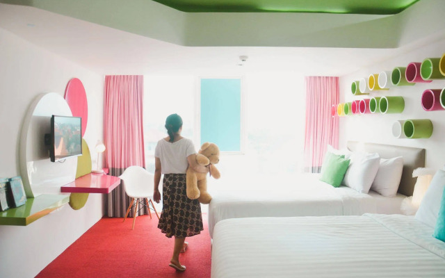 Berry Glee Thematic Hotel