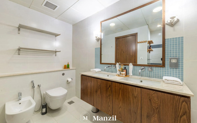 Splendid 3BR in Palm w Lazy River & Private Beach