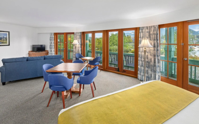 Canadian Princess Lodge & Marina