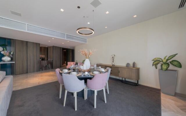 DXB - Five - 31201 - PJ