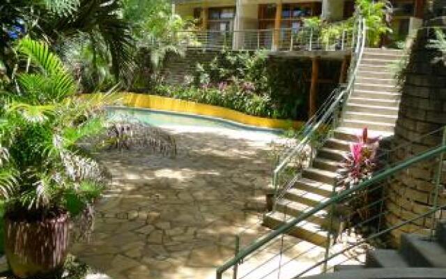 Amazing Studio Apartment with Pool - Close to Beach