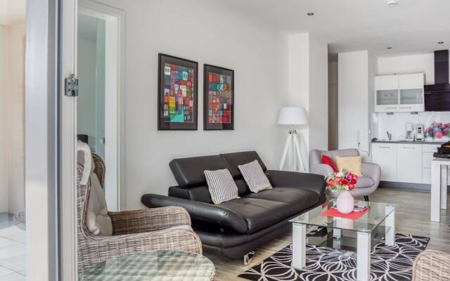 Chic Holiday Home in Varel With Balcony