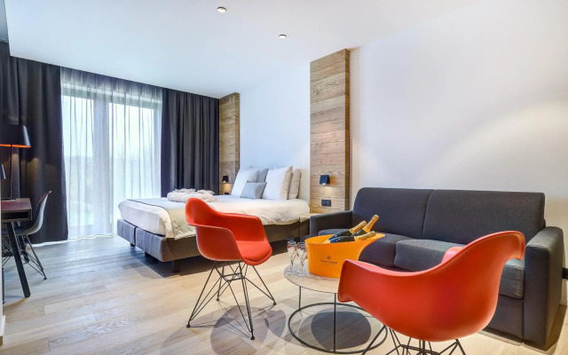 R hotel experiences