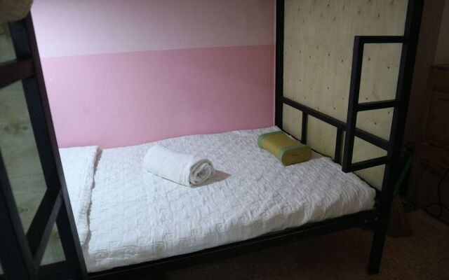 Dreambox Oxeraak Tan Binh - Hostel