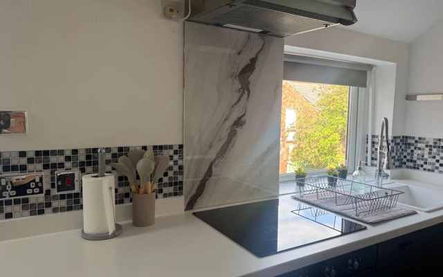 9 Guests - Free Parking - Cozy 3 Bedrooms