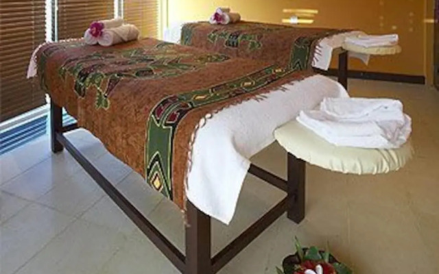 Hulhule Island Hotel