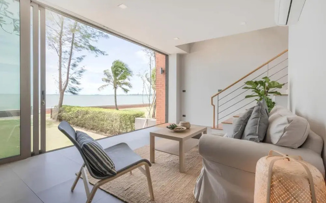 Sandbox Beachfront Villa3