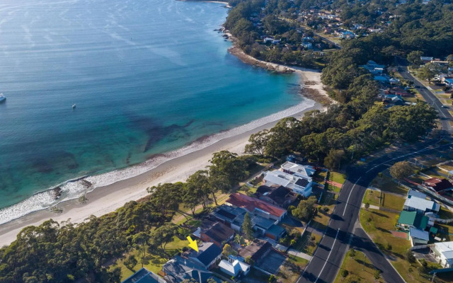 On The Beach at Vincentia 4pm Check Out Sundays