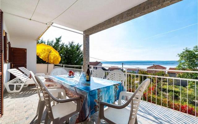 Apartment Maslenica with Sea View I