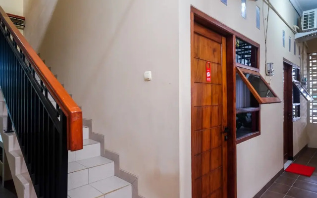 RedDoorz Syariah near Perempatan Kartasura