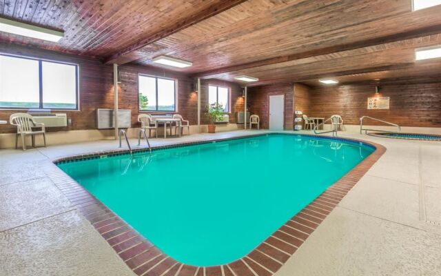 Super 8 By Wyndham Salina I-70