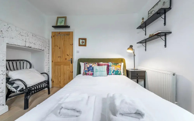 Claremont Apartment B - London