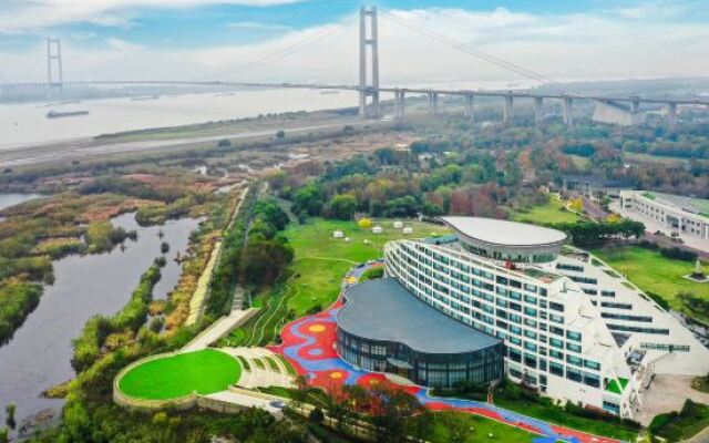 Zhenjiang Runyang Bridge Hotel