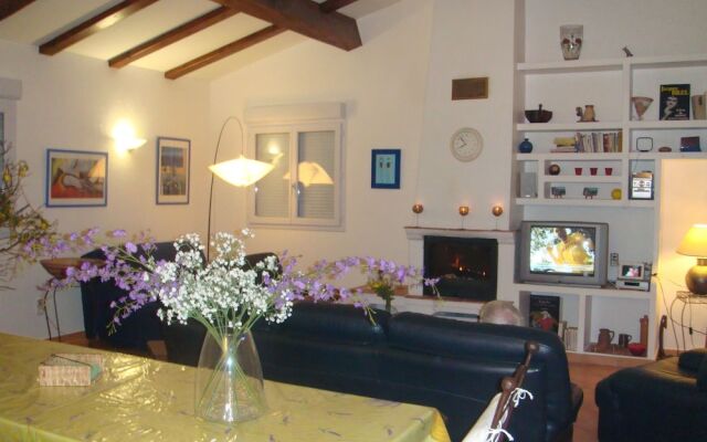 Gorgeous Villa in Bagnols-en-Foret with Swimming Pool