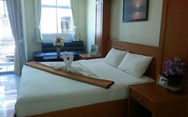 Presley Guesthouse Patong