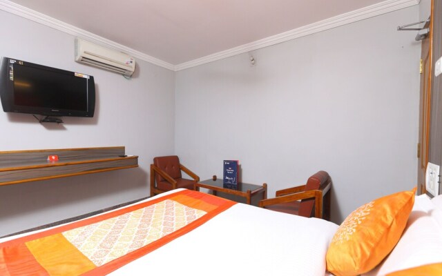 OYO 8828 Holidays Dollars Grand