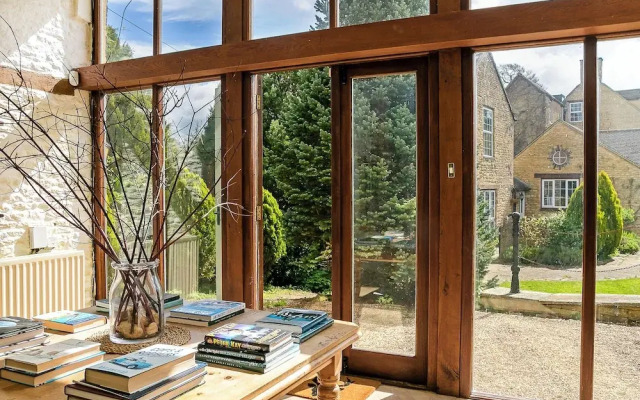 Stunning Barn Conversion - Rural Setting