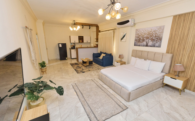 Settle Inn South 90 Apartments