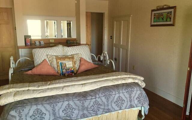 Cayuga Lake Inn Ithaca Hotel Alt