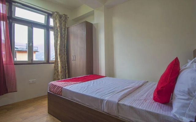 Rising Inn by OYO Rooms