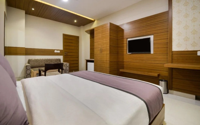 Hotel Fragrance By OYO Rooms