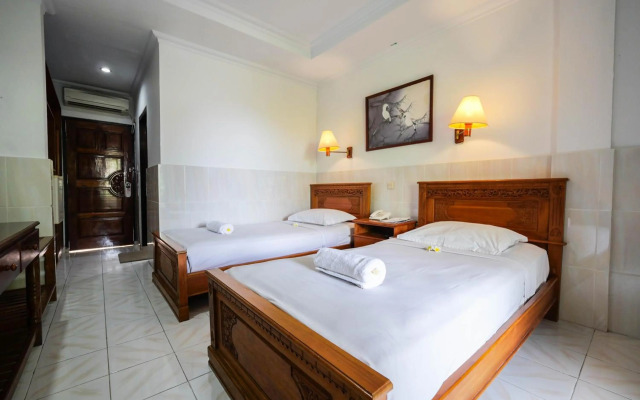 Palm Beach Hotel Bali