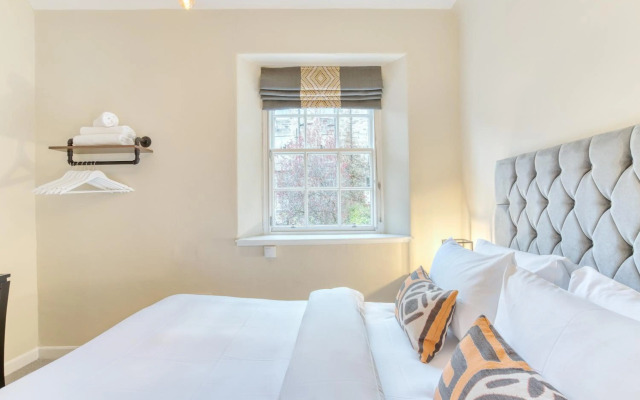 The Gloucester Lane Residence