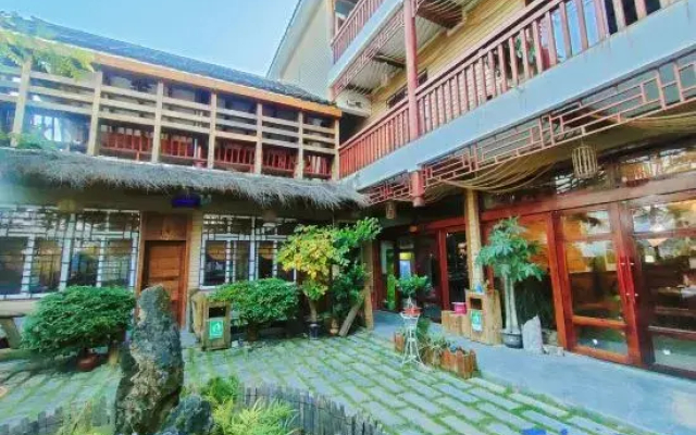 Libo Lichao Inn