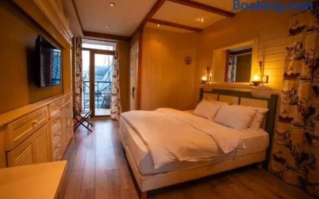 Piazza Boutique Hotel