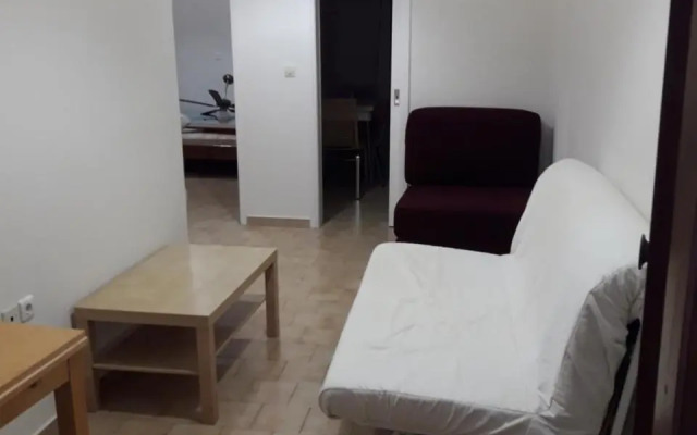 apt 30m from beach