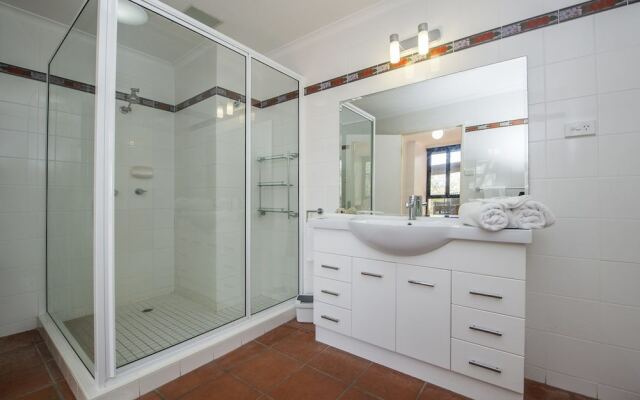 The Beach House at Arthur Bay