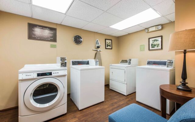 Comfort Inn & Suites Orlando North