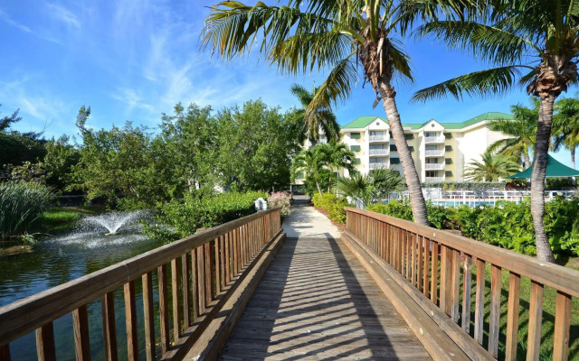 Sunrise Suites Resort