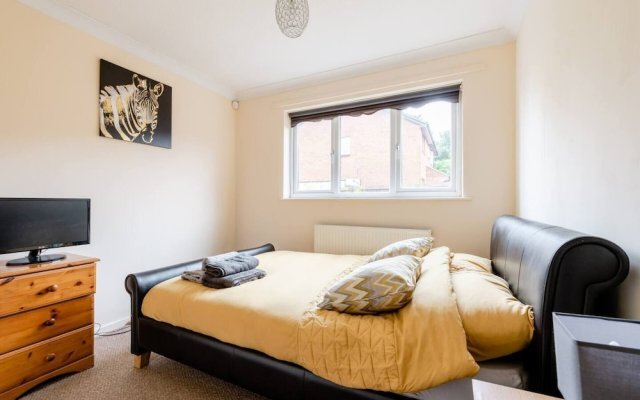 Charming 1-bed Apartment in Luton