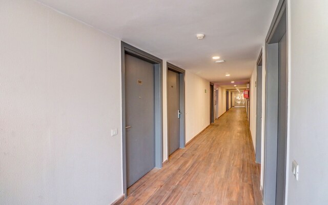 F9 Kirti Nagar by Fabhotel