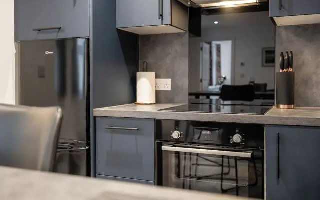 Gorgeous 1 BD in Central Cheltenham