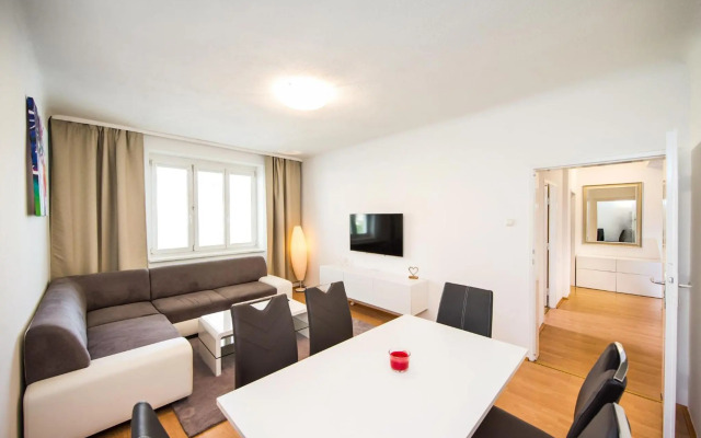 Lovley central Vienna apartment with balcony
