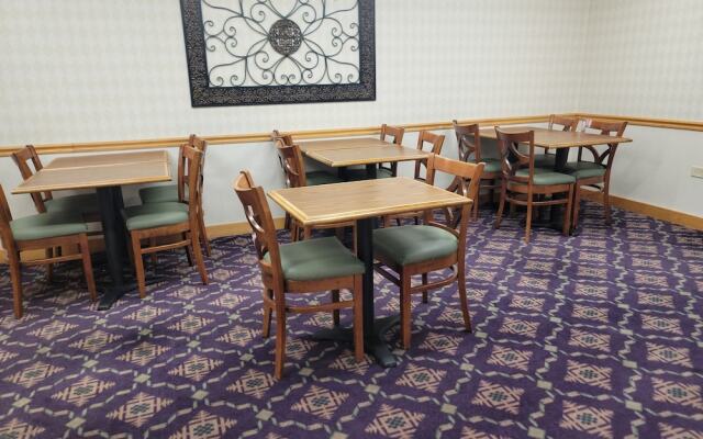 Baymont Inn & Suites Cherokee Smoky Mountains