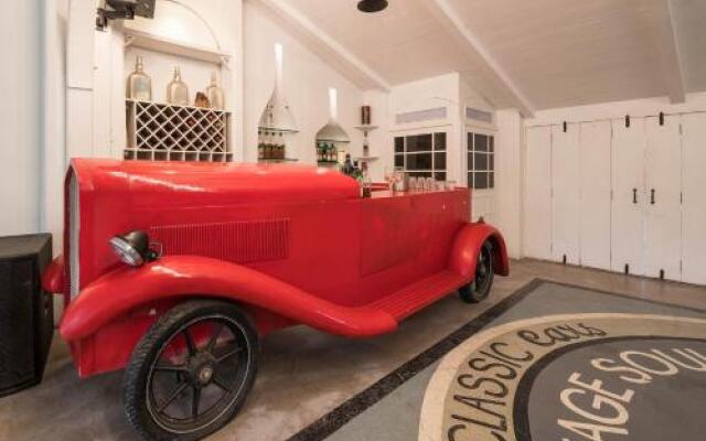 SaffronStays Casa Blanca