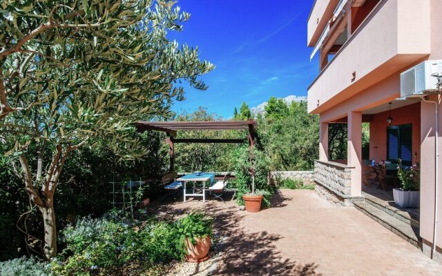 Modern Apartment near Sea in Starigrad