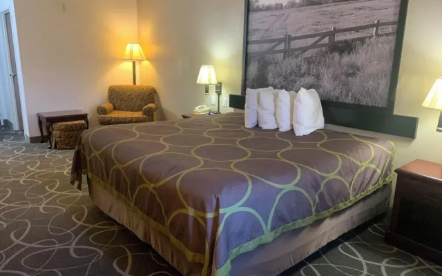 Super 8 by Wyndham Hillsboro TX
