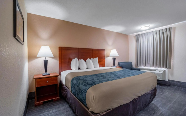 Econo Lodge Inn & Suites Cayce I-26 Airport